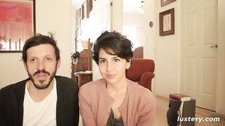 Молодая супружеская пара французов снимает на вебку свой медленный секс