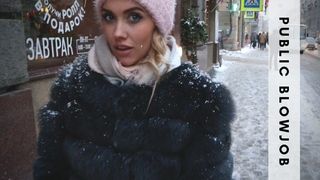 Немецкая тёлка сосёт хер до семяизвержения в рот в туалете ресторана